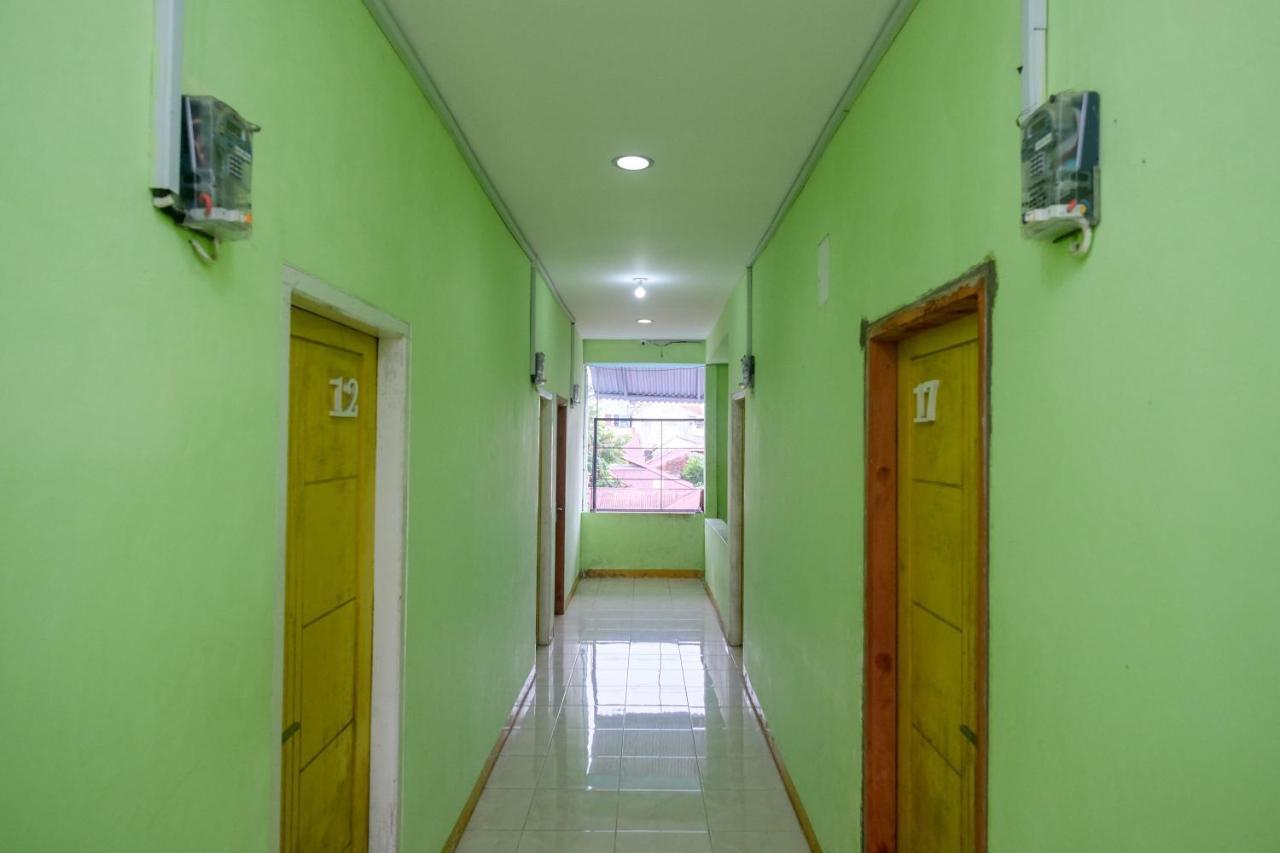 מלון Reddoorz Near Politeknik מנאדו מראה חיצוני תמונה