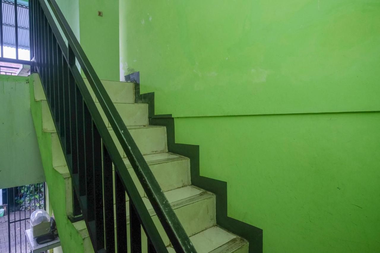 מלון Reddoorz Near Politeknik מנאדו מראה חיצוני תמונה