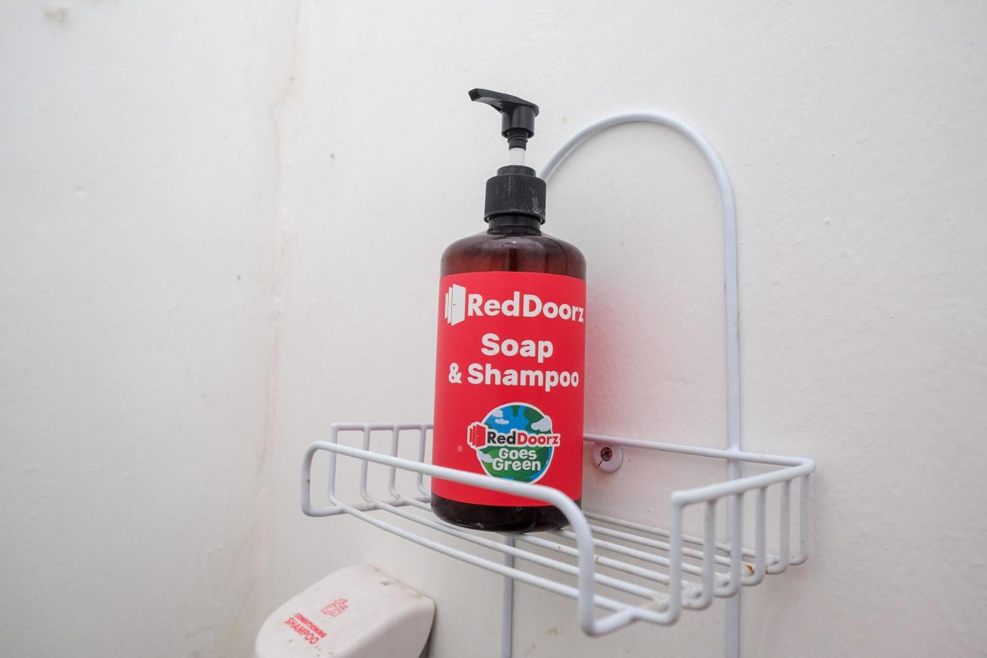 מלון Reddoorz Near Politeknik מנאדו חדר תמונה